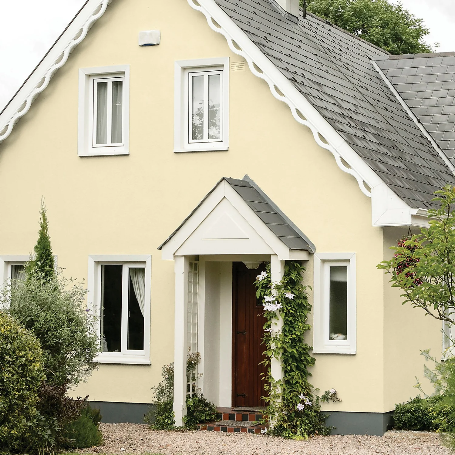 Sandtex® Textured Masonry Paint Cornish Cream - 5L 3 Sandtex® Textured Masonry Paint Cornish Cream - 5L - Image 2